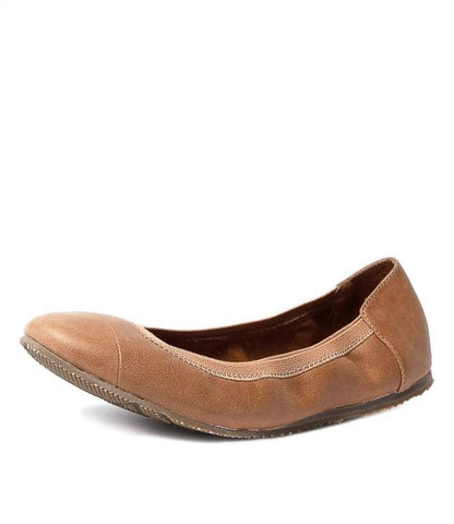 Walnut - Ava Ballet Tan